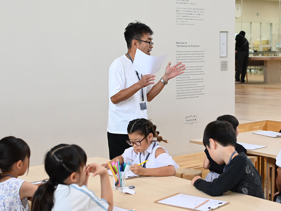 おしごと内容のレクチャーの様子の写真